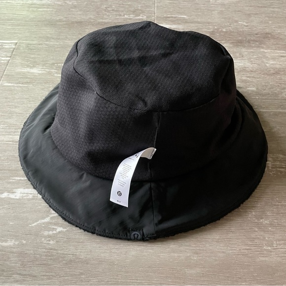 Size S/M NWT Lululemon Textured Fleece Bucket Hat - Black - Picture 5 of 10
